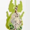 Llavero con forma de insecto hoja en cuero con cuentas color verde prado Llavero con forma de insecto hoja en cuero con cuentas color verde prado