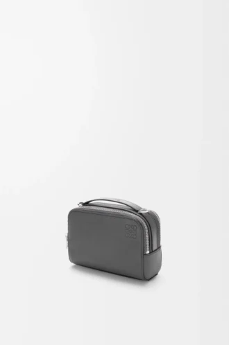 Mini bolso bandolera para cámara en piel de becerro granulada suave color antracita