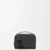Mini bolso bandolera para cámara en piel de becerro granulada suave, color negro
