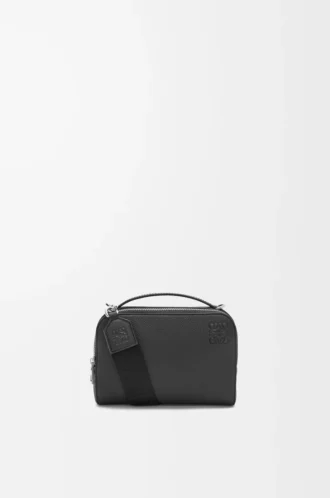Mini bolso bandolera para cámara en piel de becerro granulada suave, color negro