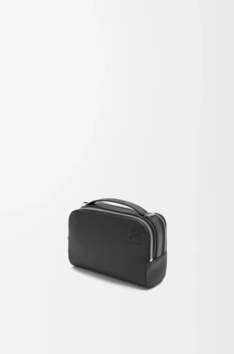 Mini bolso bandolera para cámara en piel de becerro granulada suave, color negro