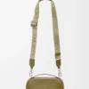 Mini bolso bandolera para cámara en piel de becerro granulada suave, color oliva Mini bolso bandolera para cámara en piel de becerro granulada suave, color oliva