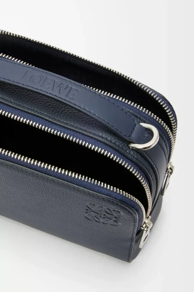 Mini bolso bandolera para cámara en piel de becerro granulada suave Deep Navy