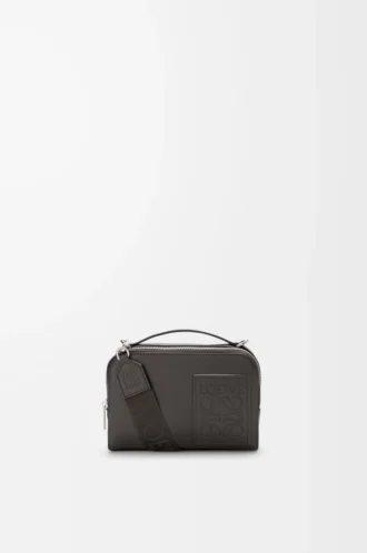 Mini bolso bandolera para cámara en piel de becerro satinada gris oscuro
