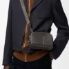 Mini bolso bandolera para cámara en piel de becerro satinada gris oscuro