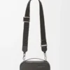 Mini bolso bandolera para cámara en piel de becerro satinada gris oscuro
