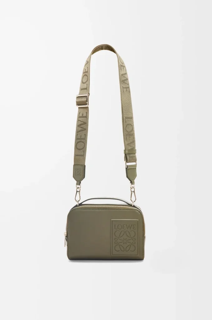 Mini bolso bandolera para cámara en piel de becerro satinada Verde caqui Mini bolso bandolera para cámara en piel de becerro satinada Verde caqui