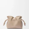 Mini bolso de mano Flamenco en piel de becerro napa arena