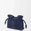 Mini bolso de mano Flamenco en piel de becerro napa azul abismo