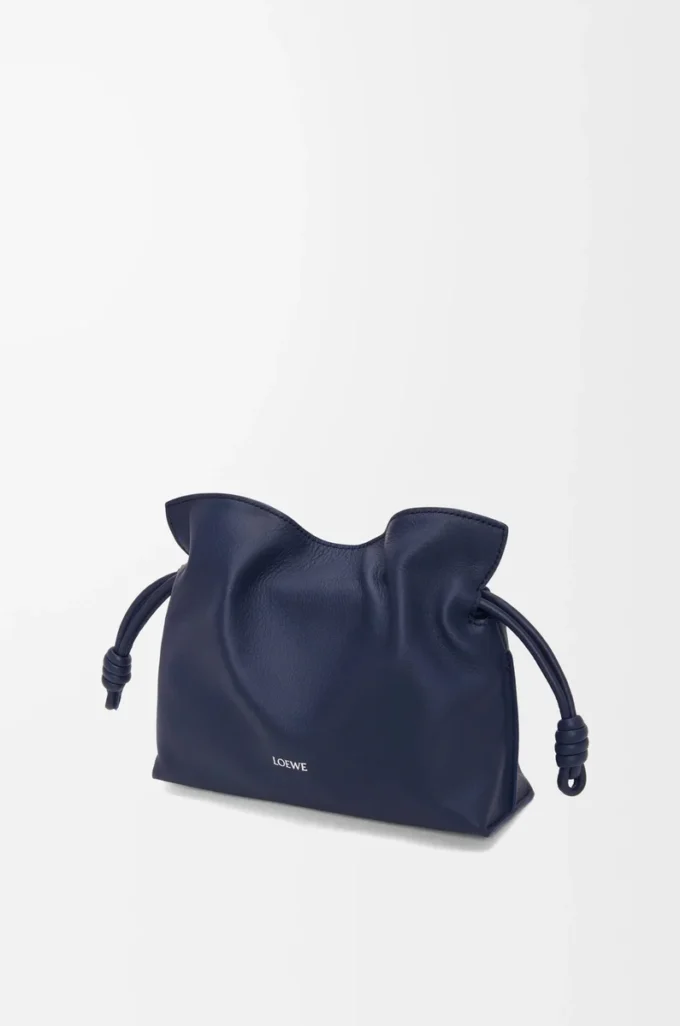 Mini bolso de mano Flamenco en piel de becerro napa azul abismo