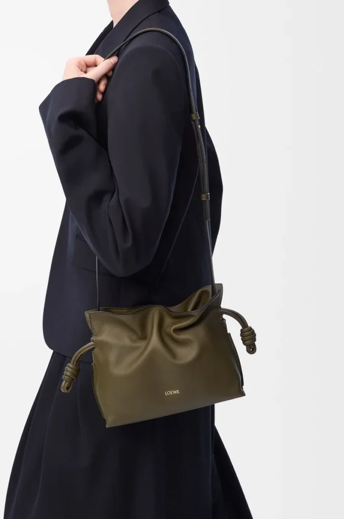 Mini bolso de mano Flamenco en piel de becerro napa Dark Khaki