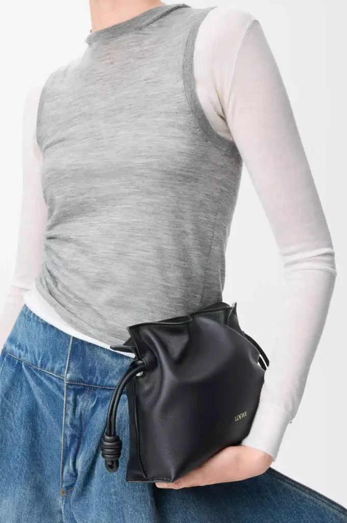 Mini bolso de mano Flamenco en piel de becerro napa negro