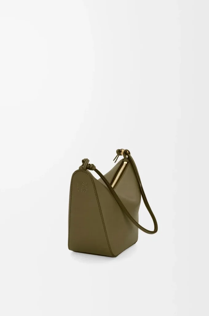 Mini Hammock hobo en piel de becerro clásica Dark Khaki Mini Hammock hobo en piel de becerro clásica Dark Khaki