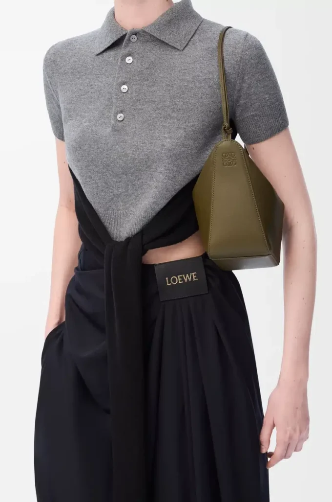 Mini Hammock hobo en piel de becerro clásica Dark Khaki Mini Hammock hobo en piel de becerro clásica Dark Khaki