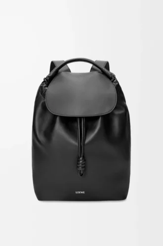 Mochila Flamenco en piel de becerro flexible y brillante. Negro