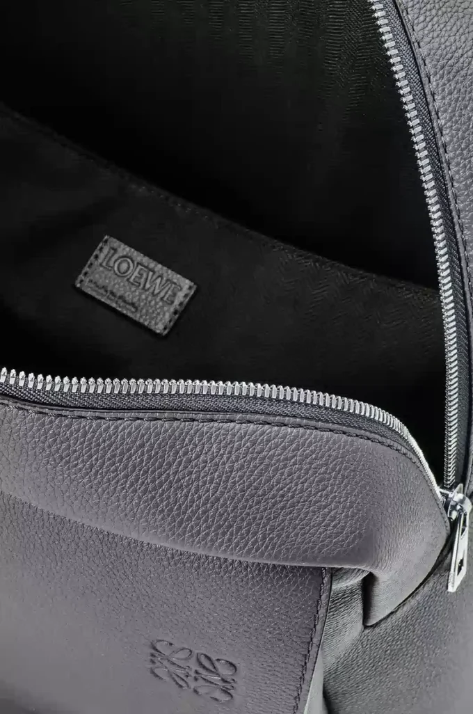 Mochila militar en piel de becerro granulada suave color antracita
