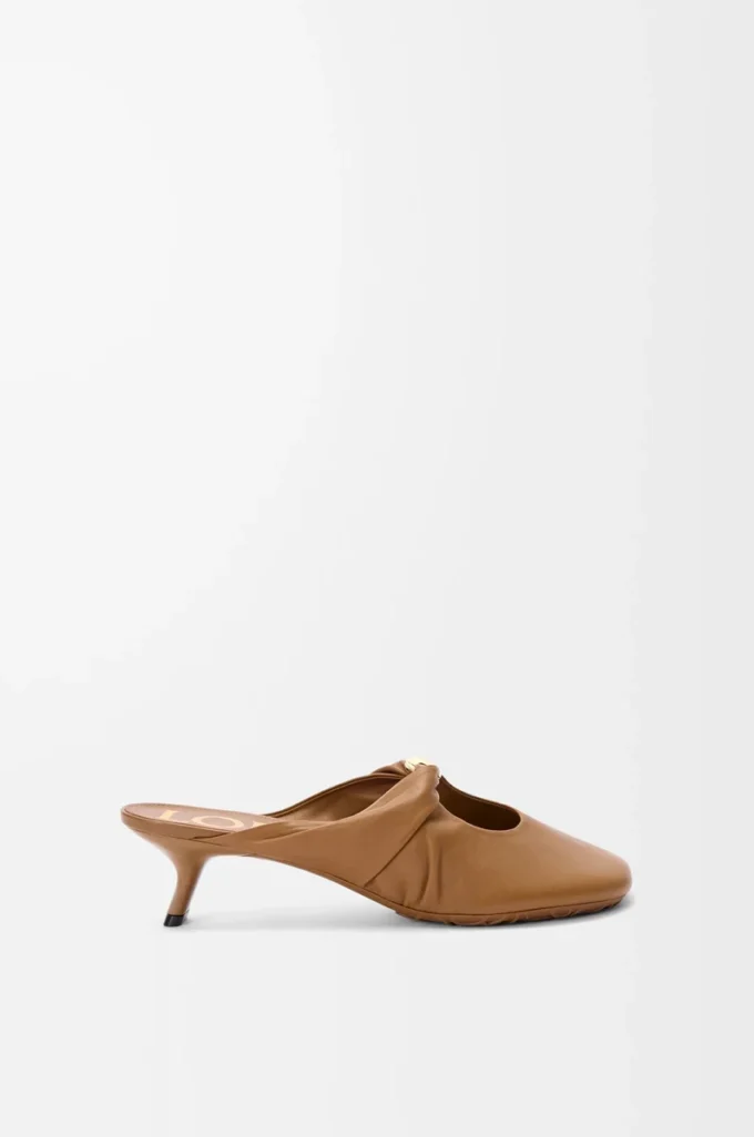 Mule Pebble Soft en piel de cordero napa Oak Mule Pebble Soft en piel de cordero napa Oak