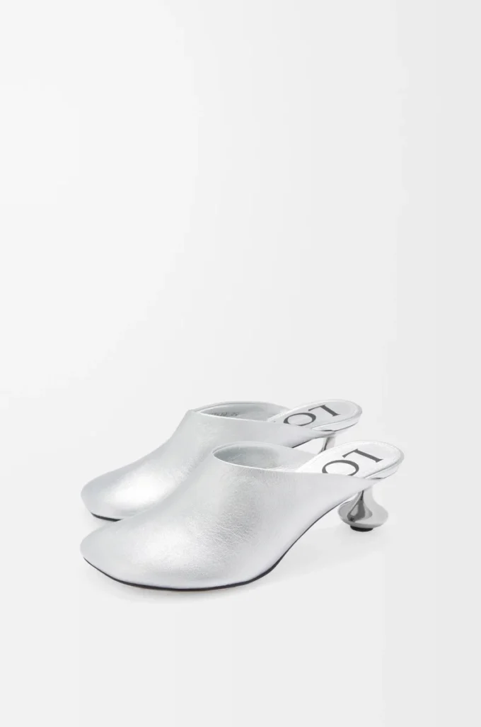 Mules Toy en piel de cordero laminada Plata Mules Toy en piel de cordero laminada Plata