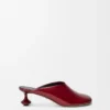 Mules Toy en suave piel de cordero charolada, color rojo oscuro