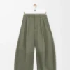 Pantalones acampanados de algodón y seda Verde caqui Pantalones acampanados de algodón y seda Verde caqui