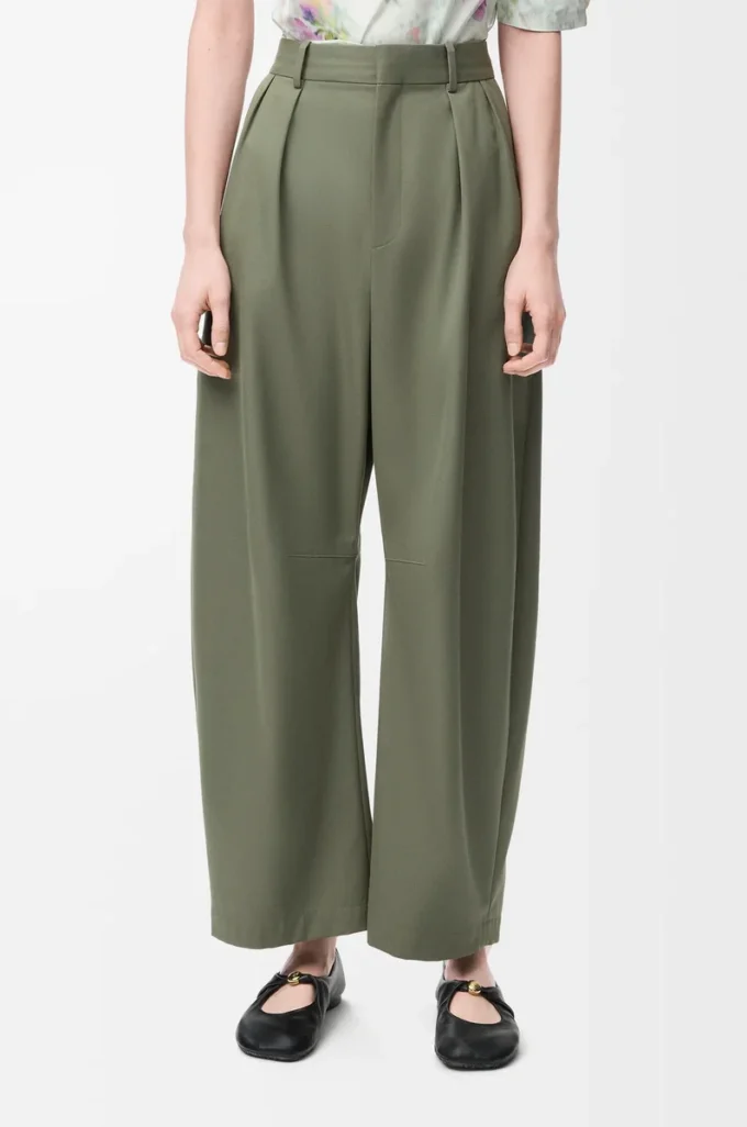 Pantalones acampanados de algodón y seda Verde caqui Pantalones acampanados de algodón y seda Verde caqui