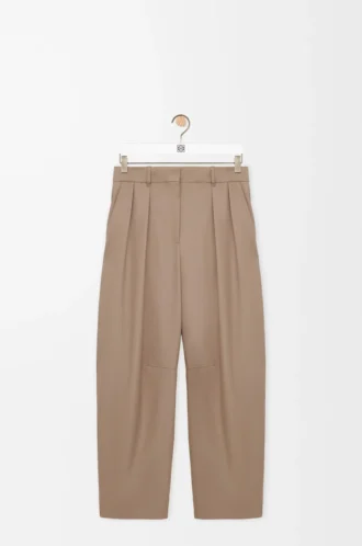 Pantalones acampanados de lana color arena