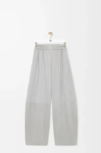 Pantalones acampanados de piel de cabra ante gris claro