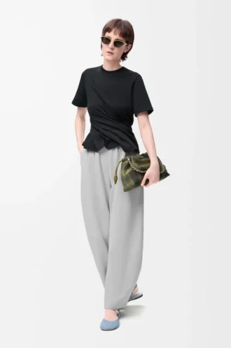 Pantalones acampanados de piel de cabra ante gris claro