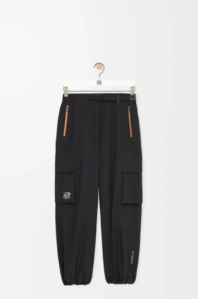 Pantalones cargo de tejido técnico negro