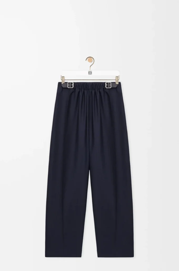 Pantalones con cinturón de lana y seda azul marino Pantalones con cinturón de lana y seda azul marino