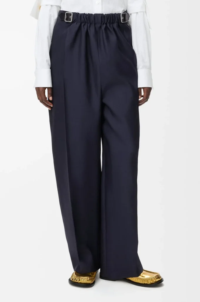 Pantalones con cinturón de lana y seda azul marino Pantalones con cinturón de lana y seda azul marino