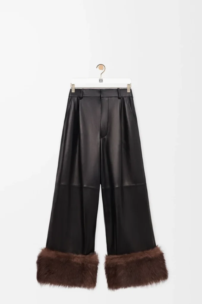 Pantalones con vuelta en piel de cordero napa. Negro Pantalones con vuelta en piel de cordero napa. Negro