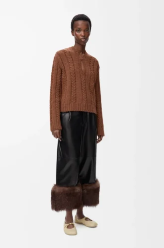 Pantalones con vuelta en piel de cordero napa. Negro