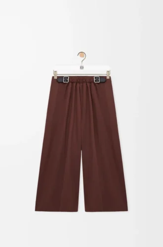 Pantalones cortos con cinturón de algodón y seda. Café.