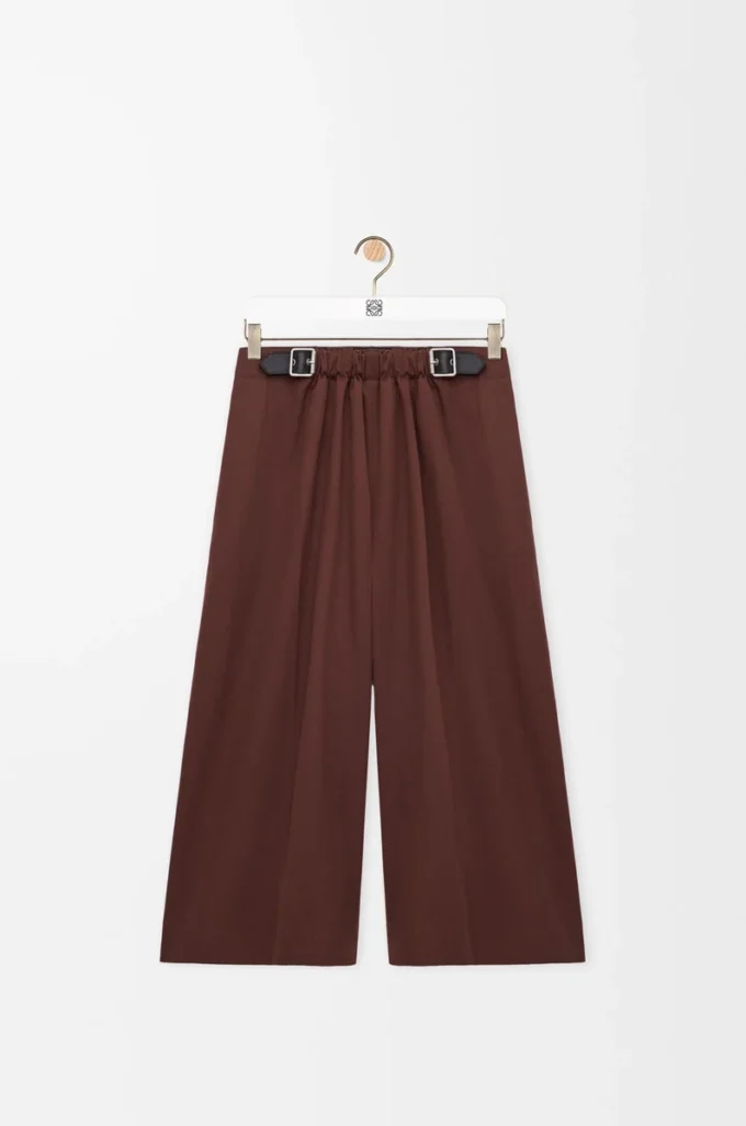 Pantalones cortos con cinturón de algodón y seda. Café. Pantalones cortos con cinturón de algodón y seda. Café.