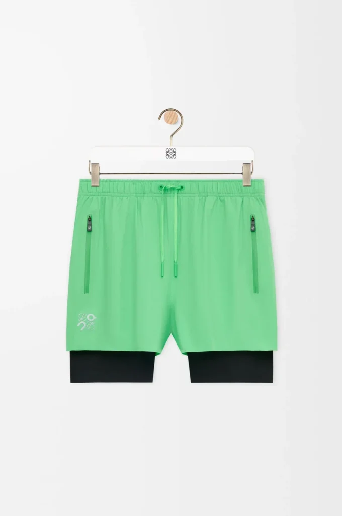 Pantalones cortos de alto rendimiento en tejido técnico verde