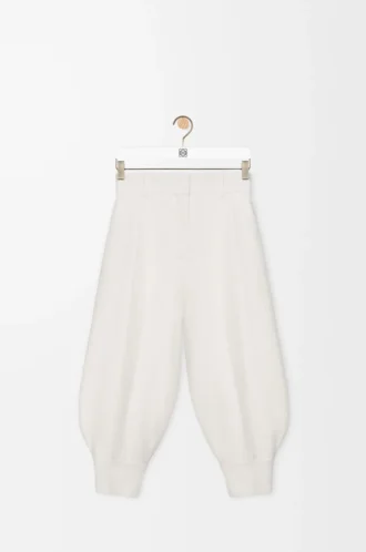 Pantalones cortos en mezcla de viscosa elástica. Blanco