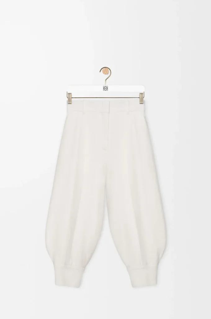 Pantalones cortos en mezcla de viscosa elástica. Blanco Pantalones cortos en mezcla de viscosa elástica. Blanco