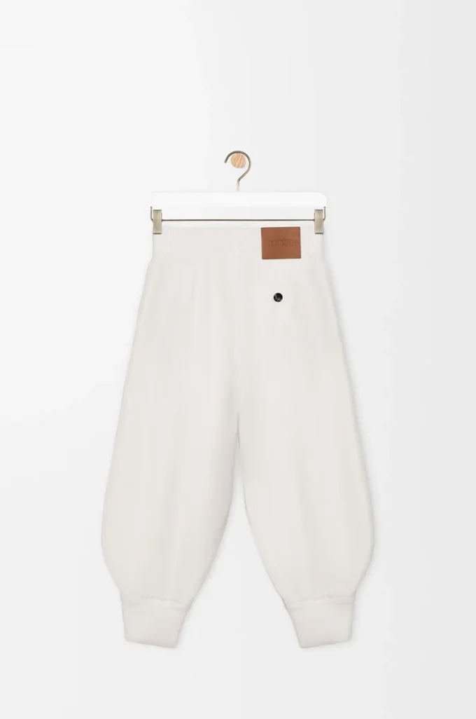 Pantalones cortos en mezcla de viscosa elástica. Blanco Pantalones cortos en mezcla de viscosa elástica. Blanco