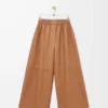 Pantalones cropped de piel de cordero napa color toffee Pantalones cropped de piel de cordero napa color toffee