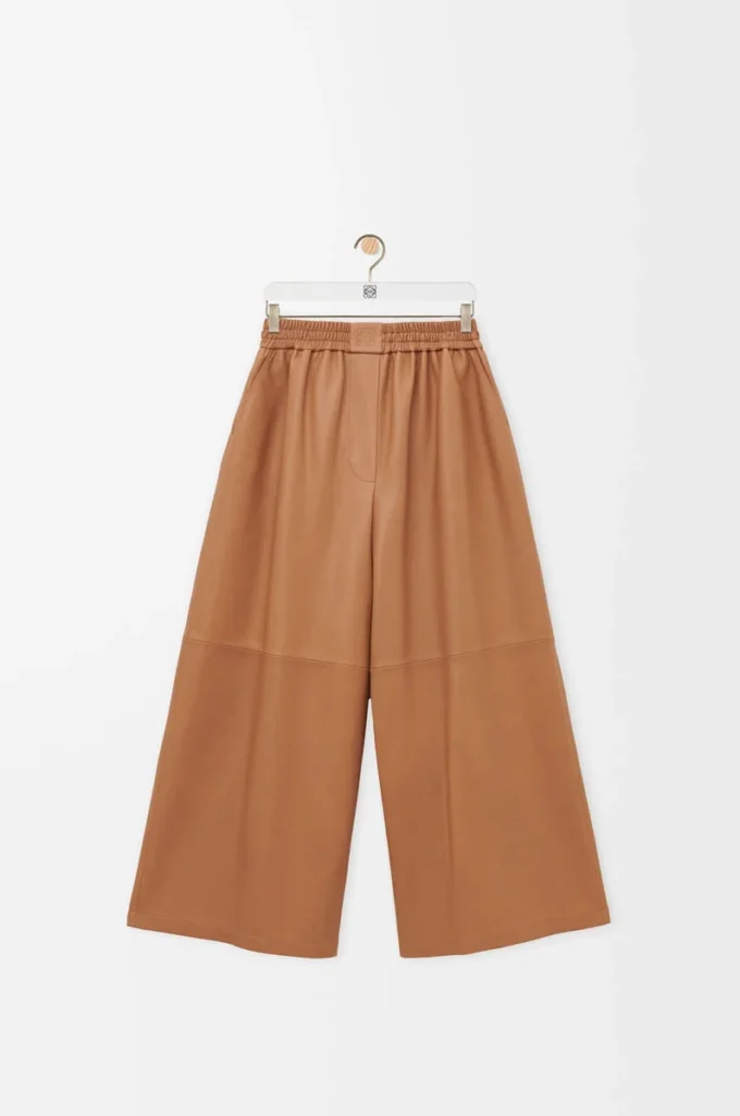 Pantalones cropped de piel de cordero napa color toffee Pantalones cropped de piel de cordero napa color toffee