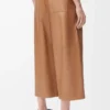 Pantalones cropped de piel de cordero napa color toffee Pantalones cropped de piel de cordero napa color toffee
