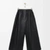 Pantalones cropped de piel de cordero napa. Negro Pantalones cropped de piel de cordero napa. Negro