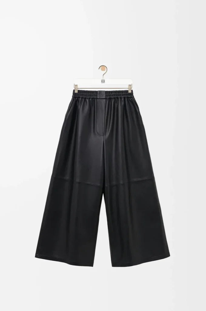 Pantalones cropped de piel de cordero napa. Negro Pantalones cropped de piel de cordero napa. Negro
