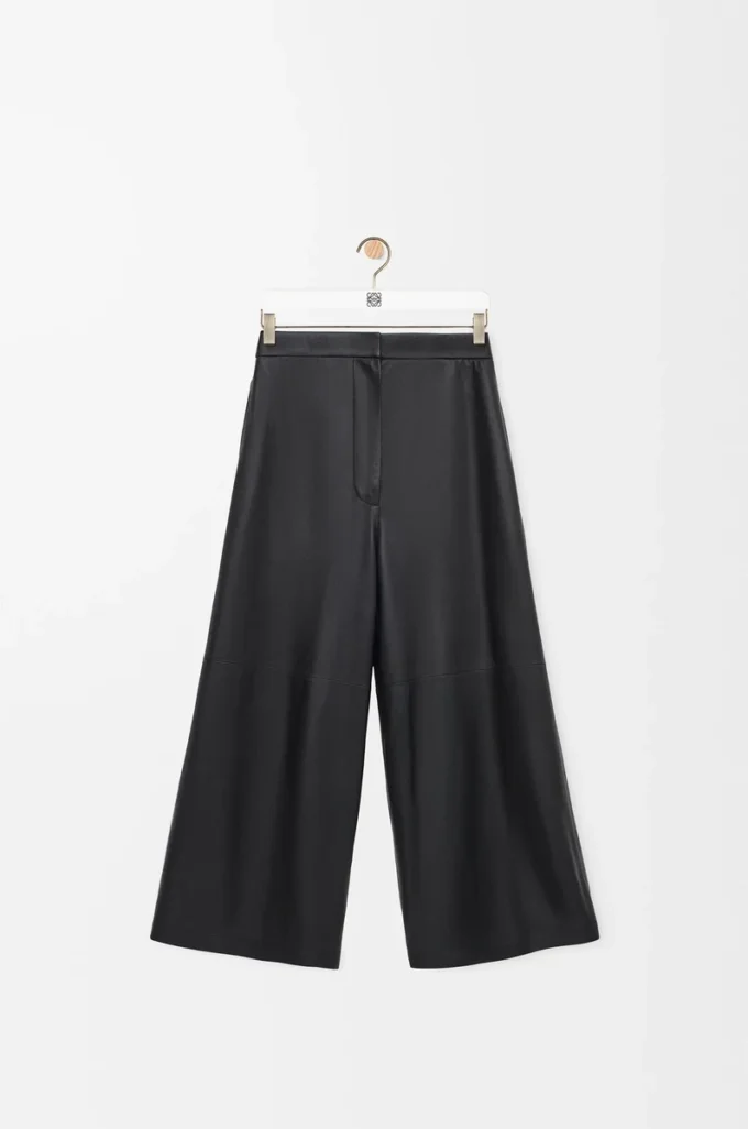 Pantalones cropped de piel de cordero napa. Negro Pantalones cropped de piel de cordero napa. Negro