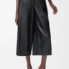 Pantalones cropped de piel de cordero napa. Negro Pantalones cropped de piel de cordero napa. Negro
