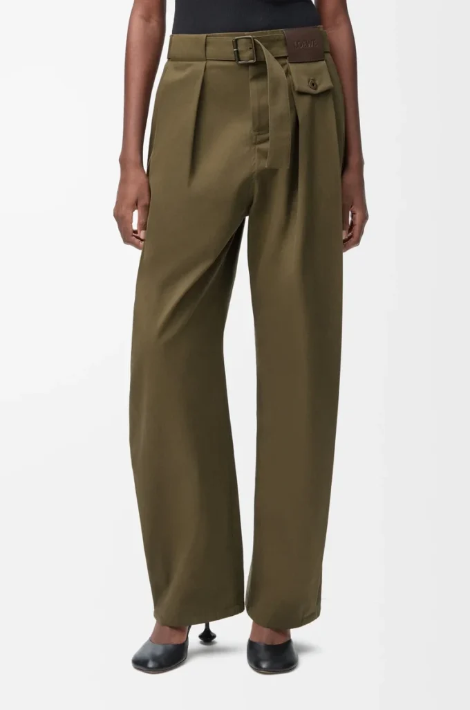 Pantalones de algodón y seda verde caqui Pantalones de algodón y seda verde caqui