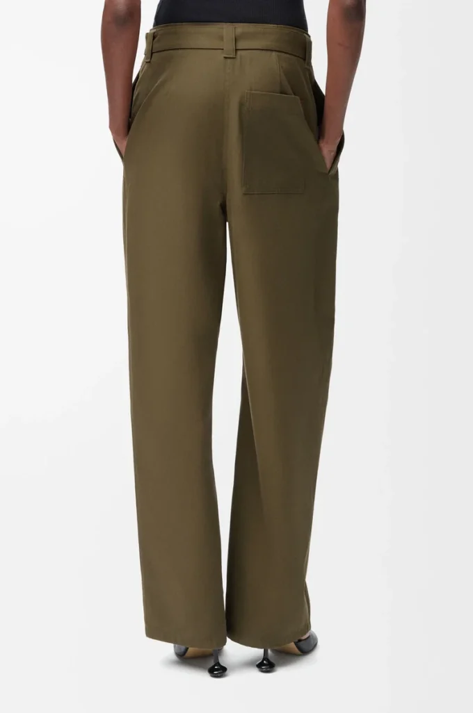 Pantalones de algodón y seda verde caqui Pantalones de algodón y seda verde caqui