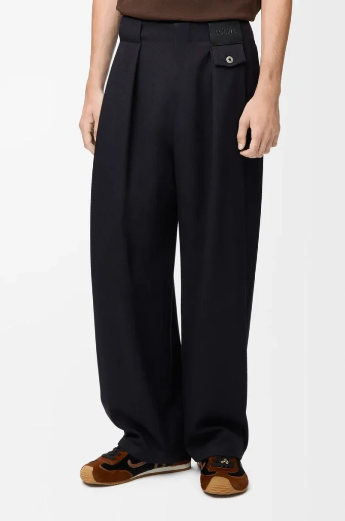 Pantalones de lana azul marino oscuro Pantalones de lana azul marino oscuro