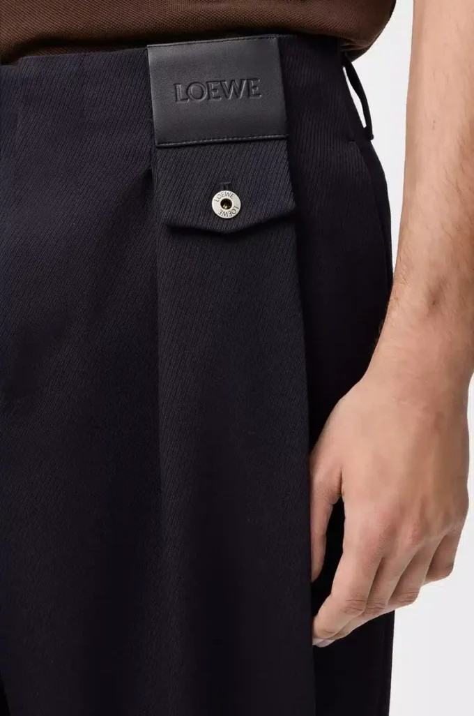 Pantalones de lana azul marino oscuro Pantalones de lana azul marino oscuro
